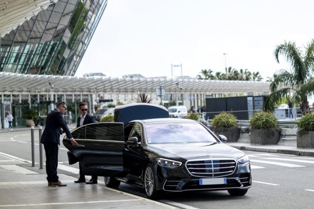 Luxury van for private transfer Barcelona airport price