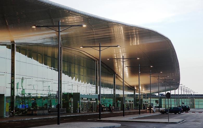 Barcelona Airport Taxi Terminal 1: Easy Transfer Guide